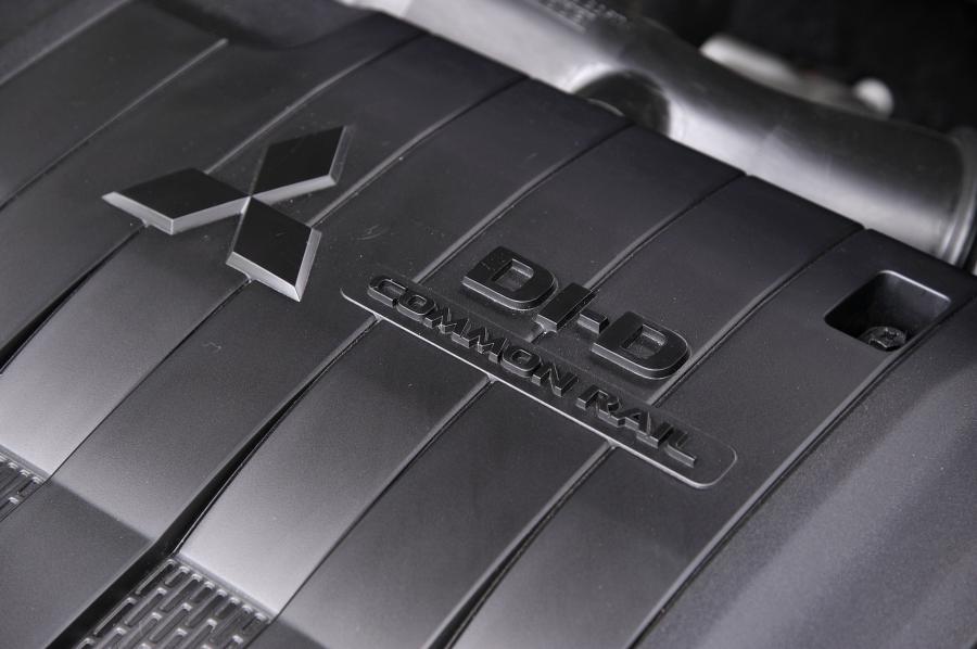  Mitsubishi Outlander 2012 года  (фото 2 из 89)